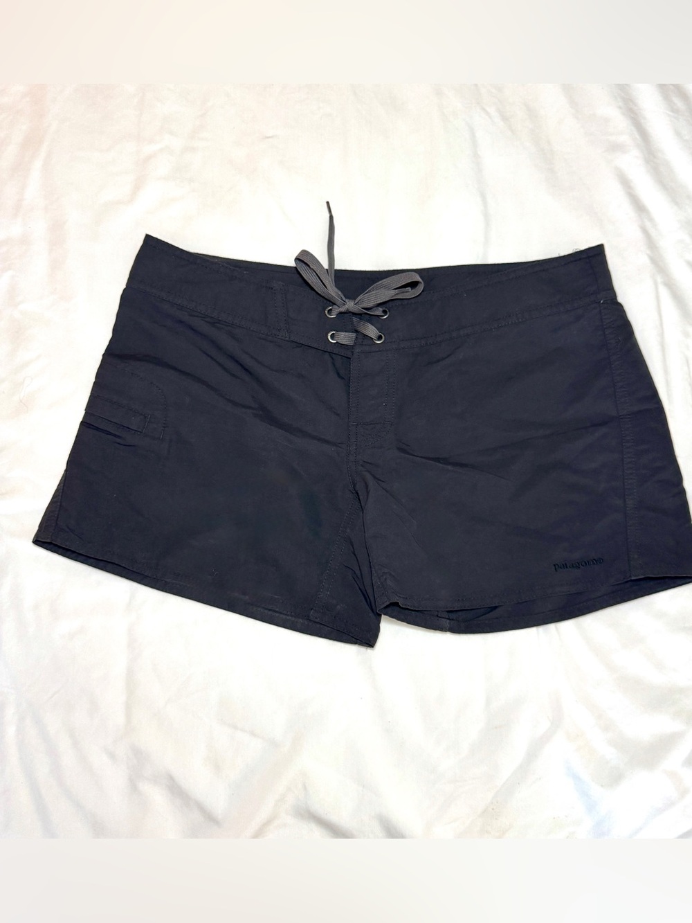 Patagonia Womens 4 Board Shorts Black Swim Surf Nylon 76552 SP12 Vintage 2012